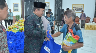 Pemkot Jambi Bagikan Sembako Sambut Imlek dan Ramadan